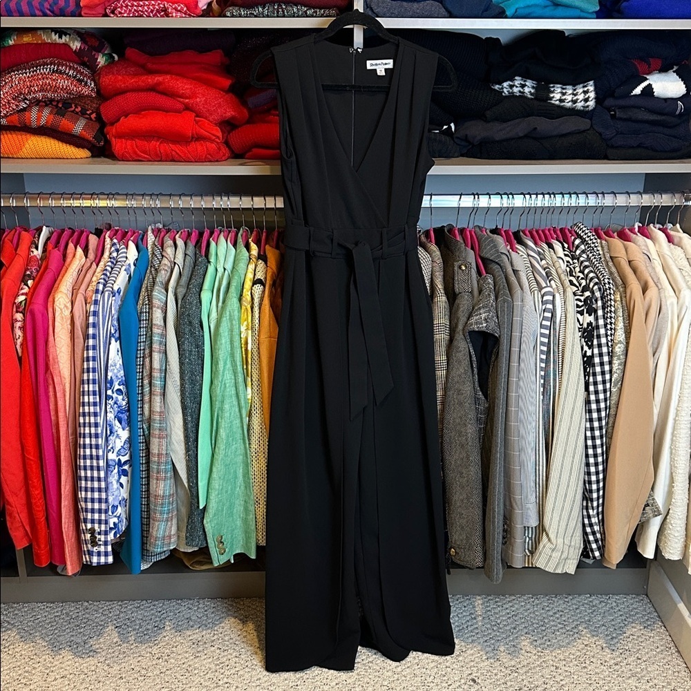 Shelby & Palmer black v neck belted back zip closure wide leg jumpsuit size 10